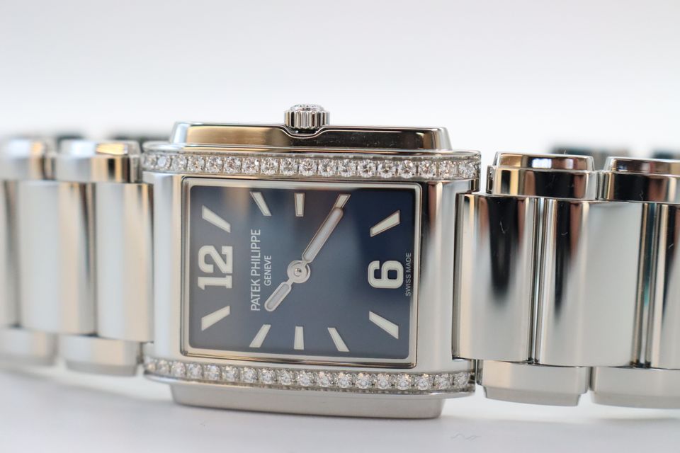 Patek Philippe Twenty-4 4910/1200A-001 Image 6